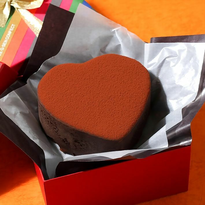 《送料無料》 G線コンフェクト ハートチョコケーキ 150g《要冷蔵》 バレンタイン ギフト 洋菓子 ケーキ 神戸 スイーツ おしゃれ 可愛い 賞味期限 通販 プレゼント 人気 ランキング 美味しい チョコレートケーキ 本命チョコのサムネイル