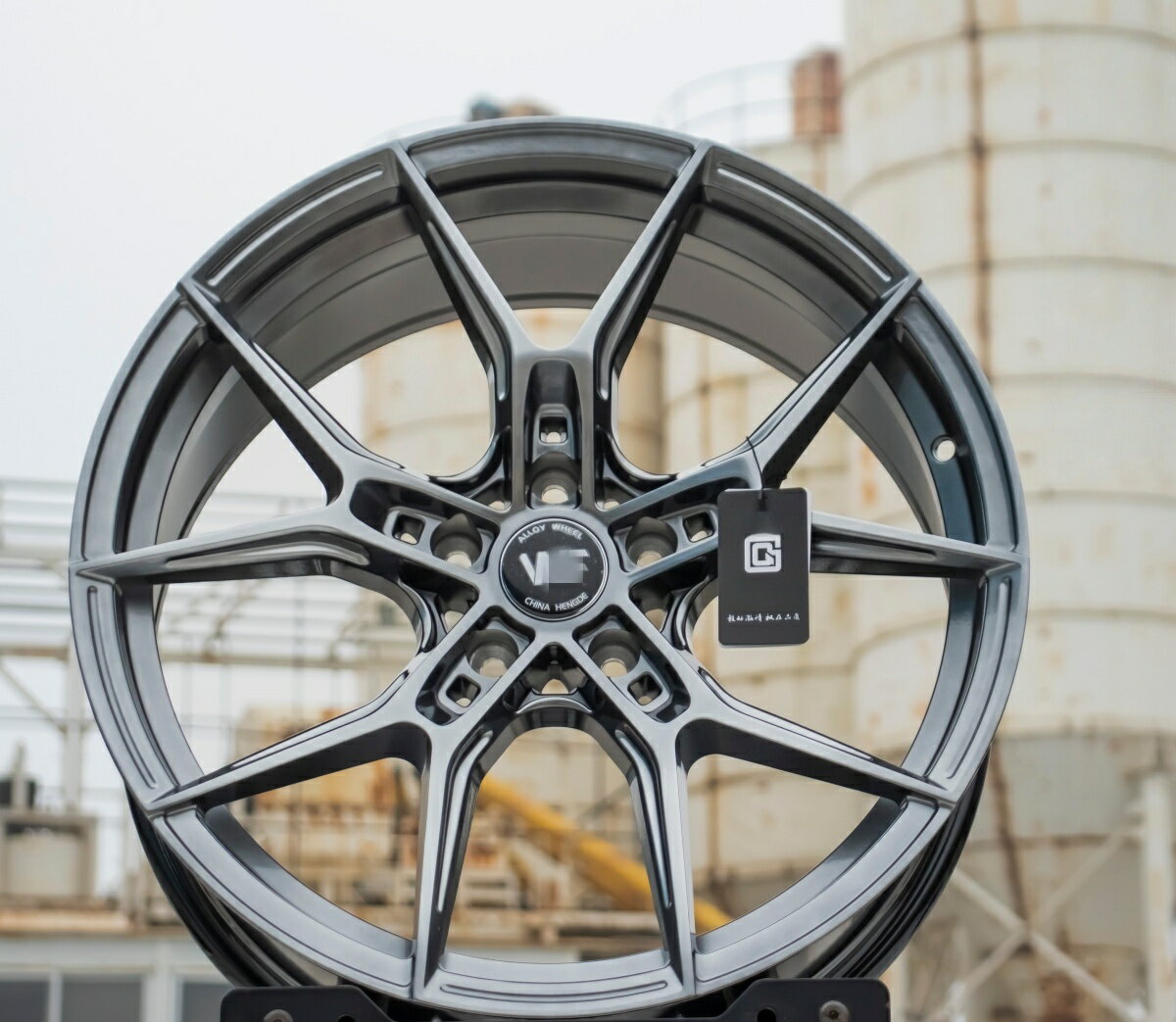 高級光沢グレー アルミホイール 17/18/19 インチ選択可 PCD 各車種専用サイズ BMW・ベンツ・アウディ・VW・トヨタ・ホンダ・日産対応 4 本セット 送料無料
