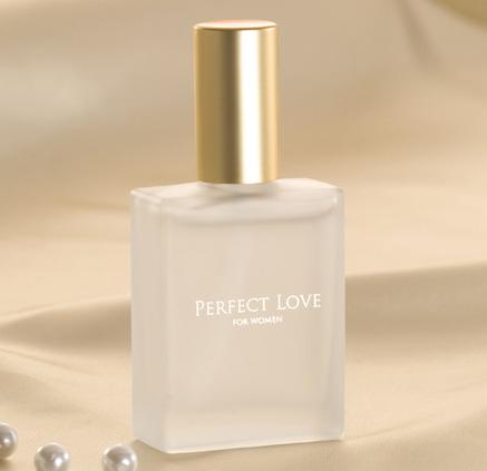 【送料無料】特許取得のヒトフェロモン香水★個数限定★デート・パーティー・合コンはもちろん会社や学校でモテ女に！貴重成分配合パーフェクトラブ女性用・無香タイプのサムネイル