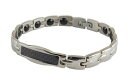 　　　　GERMANIUM BRACELET　titanium body 　　　　ゲルマニウムブレスレット ゲルマニウムを含有した素材で、 ファッション性を重視したブレスレットに仕上げました。 訳ありの理由ですが、 今回のゲルマニウムブレスレットは専用ケースに入っていません。 お届の場合は、パッキンに包んでお届致します。 もちろん商品に問題がある訳ではありません。 ただ、専用ケースに入っていないだけの商品です。 年に何度もこの様な価格で販売はしていません。 数量も限られておりますので、早めの落札をされます様お薦め致します。 通常は3900円〜6300円で販売している、 ゲルマニウムブレスレットです。 年に何度もこの様な価格で販売はしていません。 それなりの理由があるのですが、効果・効能を書くと、 薬事法に抵触をするので説明を省きますが、 一度、ご購入いただいた方は、皆さん手放せなくなっています。 ● 当ブレスレットの特徴 スチール製ブレスレットにゲルマニウムを含有した素材で、 ファッション性を重視したアクセサリーとして仕上げました。 サイズの調整は、初めての方でも付属の調整用修理ピンで出来ますが、 難しい場合は、時計店等で調整をお願い致します。 ゲルマニウムアクセサリーは、 薬事法の規制により販売が制限されるようになりました。 その為、ゲルマニウムアクセサリーの製造が 少なくなりましたので、現在は入荷が困難な状態になりました。 当ゲルマニウムネックレスも 在庫分の販売で、在庫が無くなった辞典で販売は中止する予定です。 あの時買っておけば良かったと、後悔する商品の一つかも知れません。 ゲルマニウムの効果効能につきましては、 薬事法に抵触しますので掲載は出来ません。 ご理解を賜ります様よろしくお願い致します。 サイズ 長さ21.1cm　　幅0.8cm　　厚さ0.3cm　（調整可能） 素材・材質 チタン ゲルマニウム（粒） 14粒 付属品 調整ピン（化粧箱は付属しておりません。） ※説明書はついておりません。 【化粧箱について】 有料となります（別途200円となります） ご入用の場合は、ご要望欄もしくはメールにてお知らせ下さい。 素材カラー：黒のビロードの布 サイズ：縦9cm×横9cm×幅4cm 予告なくデザインが変わる場合がございます。 ※撮影用の為、画像に写っている ブレスレットは付いていません。 【サイズ調整方法】 サイズの調整には、調整ピンを使って金槌でピンを抜取り、パーツを取り外します。 （ピンを上から見るとマイナスに見える頭と何もない頭があります。） 必ず金槌で何もない頭の方からマイナスに見え頭の方に抜き出してください。 その際、ピンが抜ける様に隙間を確保して下さい。 （隙間を開けないで金槌で叩くとピンが曲がってしまいます。） ピンをセットする場合はマイナスに見える頭の方からから金槌で叩く様にしてセットしてください。 【ご使用方法】 手首に装着してください。　複数ご使用になられることをおすすめします。 【使用上の注意】 ・幼児の手の届かない所に保管して下さい ・異常を感じたときには使用をおやめ下さい。 ・多少の変色する場合がありますが、品質に問題はありません 【ご注意】 水仕事・水泳・お風呂等では当ゲルマニウムアクセサリーは必ず取り外してください。 装着したまま利用されますとゲルマニウム粒が剥がれ落ちる原因となります。