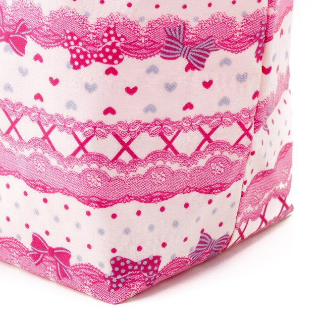 【夏割限定プライス】【ゆうパケット配送】 消臭おむつポーチ 巾着タイプ リボンとレース模様でプリティcute ホワイト オムツケース おむつ入れ おむつバッグ 赤ちゃん ベビー 出産祝い 女の子 小学校