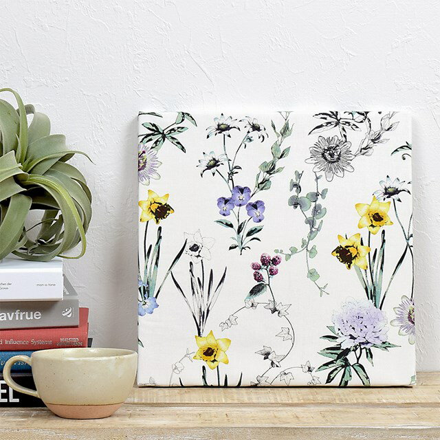 Rakuten - 【P10倍+最大10％OFFクーポン】【10％OFF_SALE】ファブリックパネル Mサイズ 33cm×33cm ボタニカルガーデン 花柄 ボタニカル モノトーン 花 玄関 おしゃれ ファブリックボード シンプル 壁掛け 壁飾り ウォールパネル アート 布 パネル インテリア