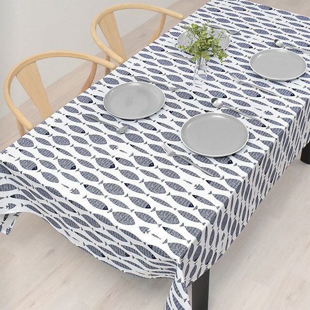 【P5倍+最大15％OFFクーポンあり】【新生活応援フェア】テーブルクロス 142×210cm スタンダード 綿100% ブルーフィッシュ フィッシュ マリン 魚柄 おしゃれ キャンプ BBQ アウトドア テーブルマット 食卓カバー ダイニングテーブル テーブル 食卓 長方形 ダイニング カバー