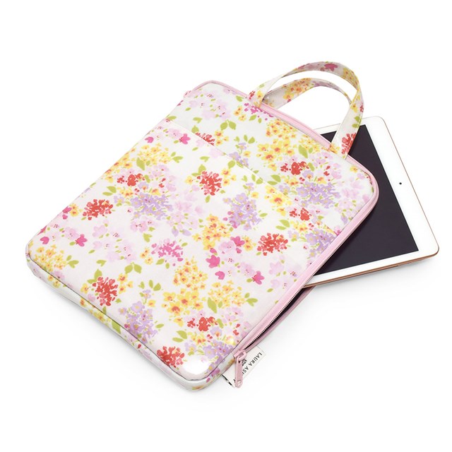 【全品ポイント5倍】LAURA ASHLEY タブレット・パソコンケース (11インチ) Amelie 小学生 ランドセル 11インチ 汎用 縦型 タブレットケース インナーバッグ クッション ラミネート 撥水 耐衝撃 キッズ 子供 可愛い ポケット 持ち手 通学 小学校 iPad