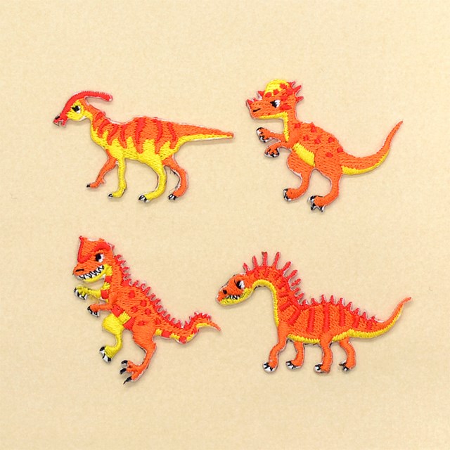 ワッペン 強さを競うワイルド恐竜セット (4個セット) 子供用 ワッペン アイロン アップリケ 幼児 子供 かわいい おしゃれ