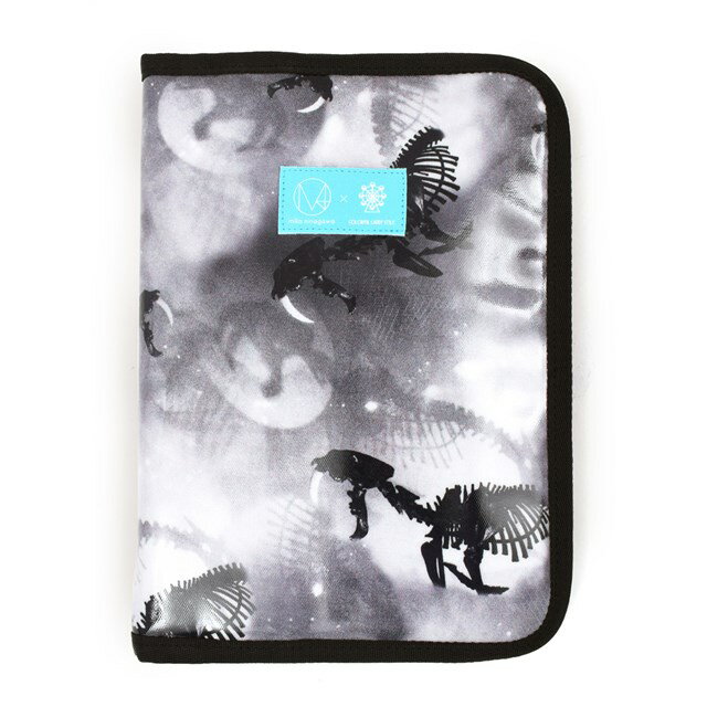 【ゆうパケット配送】 母子手帳ケース ファスナータイプ マルチケース 恐竜柄 日本製 マタニティバッグ..