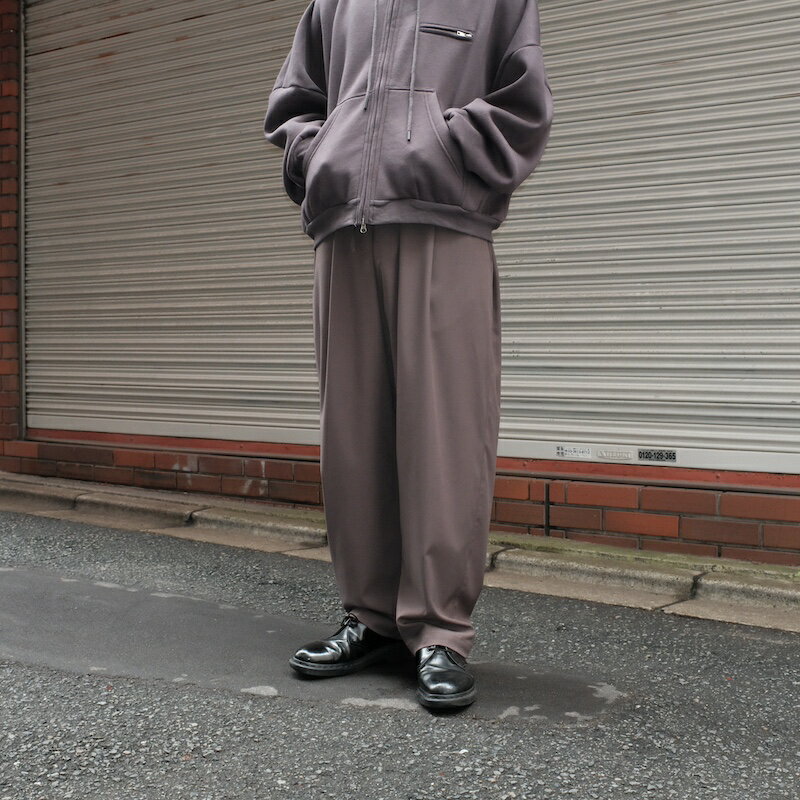 乐天商城 - 【倉庫在庫】GREI. / PLEATED CRUISER PANT SUITING DARK TAUPE 24AW FW 送料無料