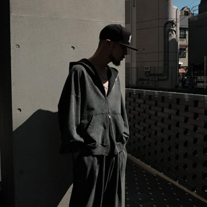 【倉庫在庫】INTODUSK / HIDDEN ZIP UP HOODIE WASHED BLACK ORGANIC 25SS 送料無料