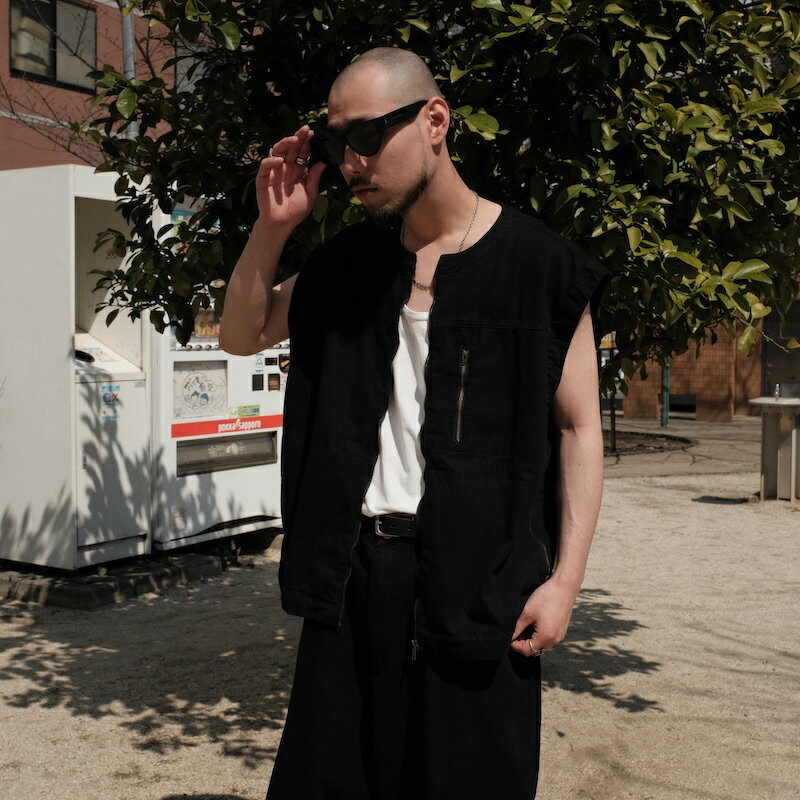 INTODUSK / EXAGGERATED VEST BLACK 25SS 送料無料