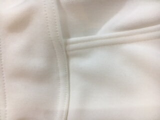 訳ありカバーパンツウエスト部分に縫製の乱れあり。9M　エメグリーンの販売です。水着 レディース マリンループカバーアップ付き4点セット