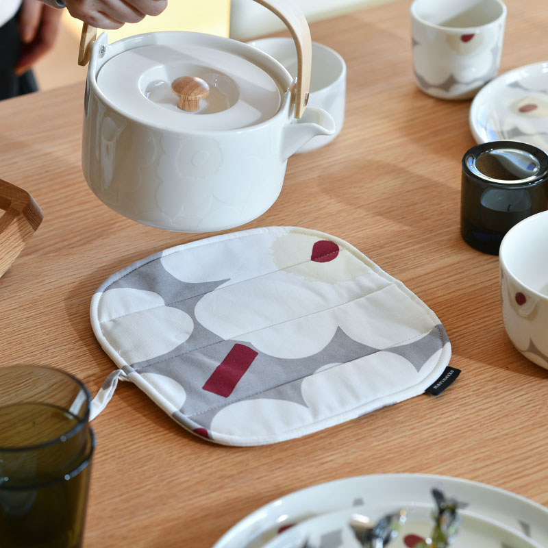 マリメッコ ポットホルダー ピエニ ウニッコ ホワイト×ライトグレー marimekko Pieni UNIKKO おしゃれ かわいい くすみカラー ニュアンスカラー 人気のサムネイル