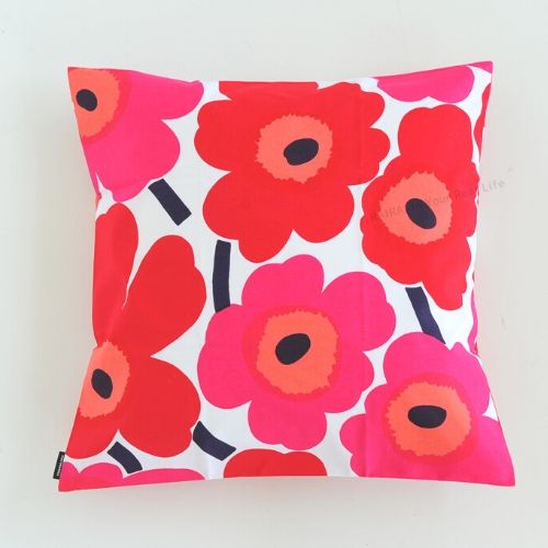 マリメッコ クッションカバー 45cm×45cm ピエニウニッコ ホワイト×レッド 日本限定 marimekko PIENI UNIKKO 送料無料