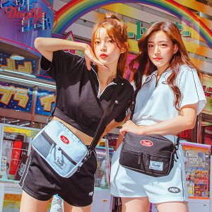 【半額クーポン】 斜め掛けバッグ ショルダーバッグ メッセンジャーバッグ 韓国風 韓国 DAYLIFE SQUARE CROSSBAG かわいい トラベル 旅行 お出かけ 大容量 収納 女性 レディース デイバッグ 中学 高校 通学 高校生 女子 おしゃれ 大人