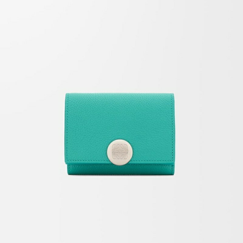 ロエベ LOEWE 2025春夏 レディース ペブル トライフォールド ウォレット 財布【アクアマリン 】【送料無料】【正規品】のサムネイル
