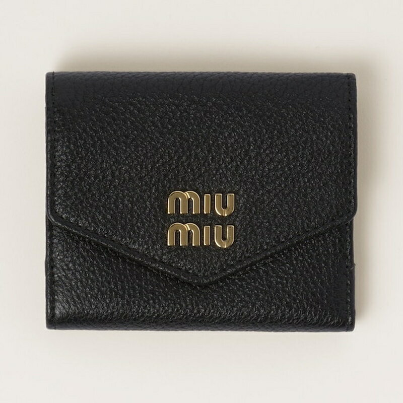 ミュウミュウ 財布（レディース） ミュウミュウ MIU MIU 2024春夏 ヴィッテロダイノレザーフラップ付折り財布【ブラック 】【送料無料】【正規品】