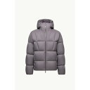 2025/26秋冬 MONCLER モンクレール メンズFUSAIN SHORT DOWN JACKET WITH HOODダウンジャケット【Grigio Scuro 】【送料無料】【正規品】
