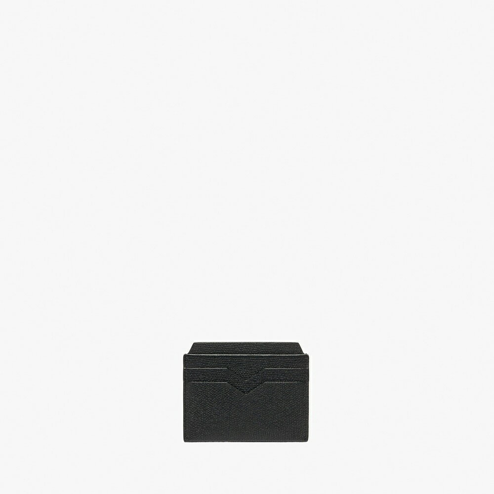 【カラー】ブラック【品番】SGNL0077028L99CC99NN【仕様】さりげなくエレガントな素材感のカードホルダーは、いつの世も必ず手元に置いておきたいアイテムです。ブランドの象徴であるV字カットが施された4つのクレジットカード用のスロットと中央に2つの仕切り付きスロット。ライナーは革張り。コバと呼ばれる革をカットした端の部分にヴァレクストラ独自の染料”Costa”を手作業で何層にも塗り重ねて磨き上げました。・寸法(cm)：幅 9.0 X 高さ 8.0・重さ(kg)：0.02・製造国：イタリア※ショップ在庫と連動しておりますので、品切れの場合がございます。 予めご了承をお願いします。 ※こちらの商品は、ブランド直営店及び正規代理店からのお取り寄せ商品になります。 ※配送状況等によって、目安より到着が遅れることがございます。