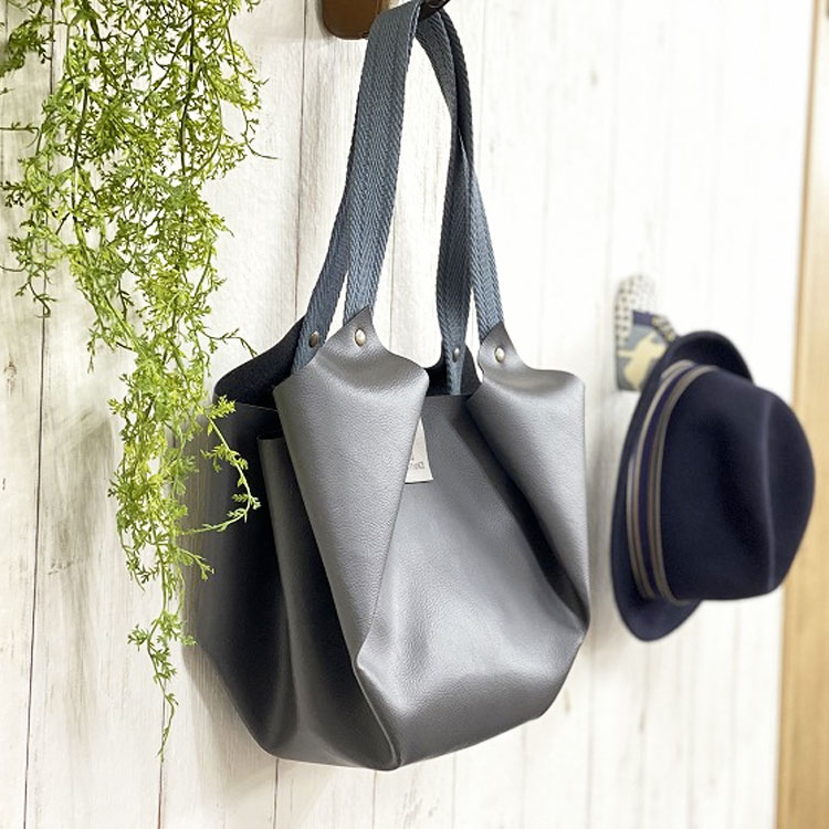 送料無料トートバッグ 小さめ レディース かわいい おしゃれ ハンドメイド シンプル カジュアル 肩掛け 収納 大人 ギフト 女性 ショルダーバッグ 大容量 軽い 軽量 持ち手 ハンドバッグ 通勤 旅行 誕生日 プレゼント フランス製 NADA グレー