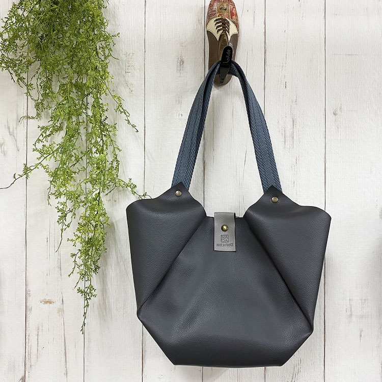 送料無料トートバッグ 小さめ レディース かわいい おしゃれ ハンドメイド シンプル カジュアル 肩掛け 収納 大人 ギフト 女性 ショルダーバッグ 大容量 軽い 軽量 持ち手 ハンドバッグ 通勤 旅行 誕生日 プレゼント フランス製 NADA グレー