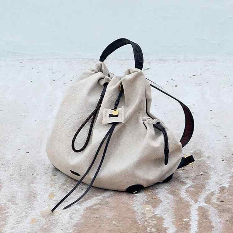 リュックサック レディース レトロ 牛革 大容量 通勤用 通学 旅行 PC収納 普段使い アウトドア カジュアル 高級感