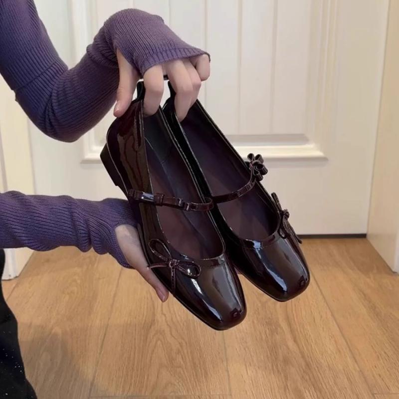 パンプス レディース 羊革 ソフト フレンチスタイル リボン バレエシューズ メリージェーン 浅履き 普段使い 通勤用 軽量 高級感 フラットヒール 大人