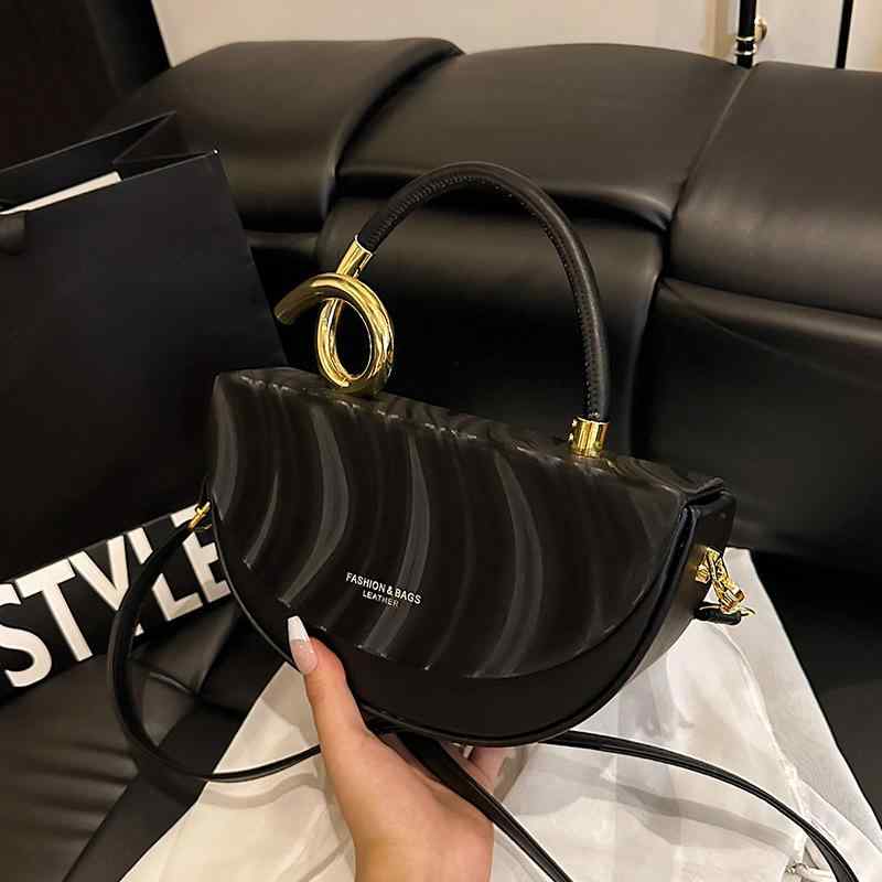 バッグ レディース サドル型 ハンドバッグ ショルダーバッグ 斜め掛け 3way 通勤用 普段使い 高級感 カジュアル 軽量 トレンド おしゃれ