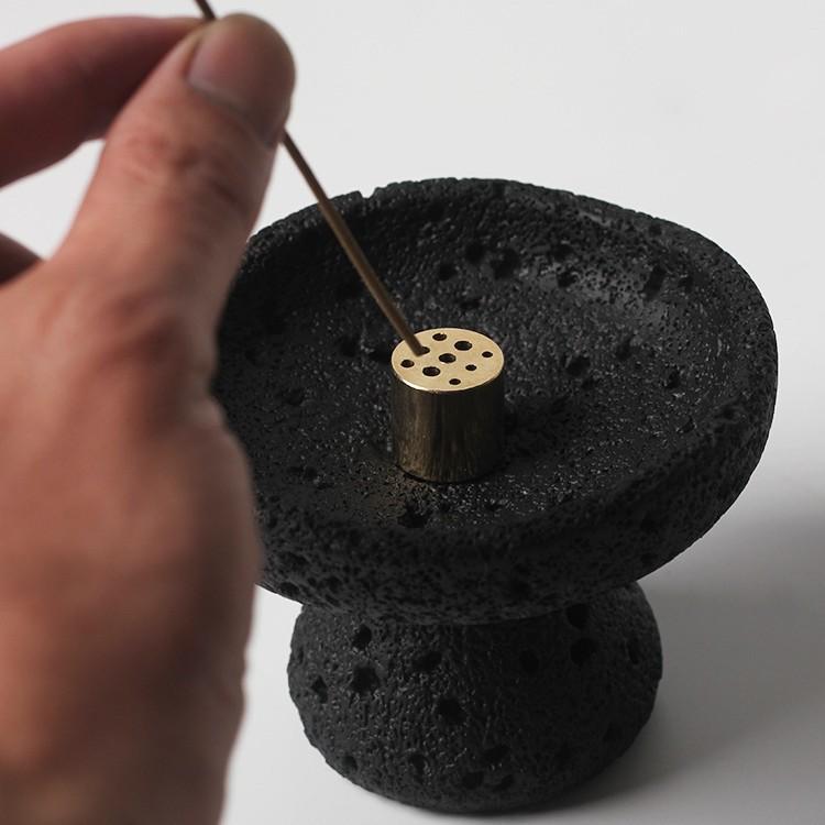 お香立て インセンスホルダー コンクリート セメント インセンススタンド アロマ スティック 棒状 北欧風 レトロ モダン わびさび 侘寂 シンプル 無骨 おしゃれ 癒やし リラックス オブジェ 置物 雑貨 デザイナーズ アンティーク シック ブラック