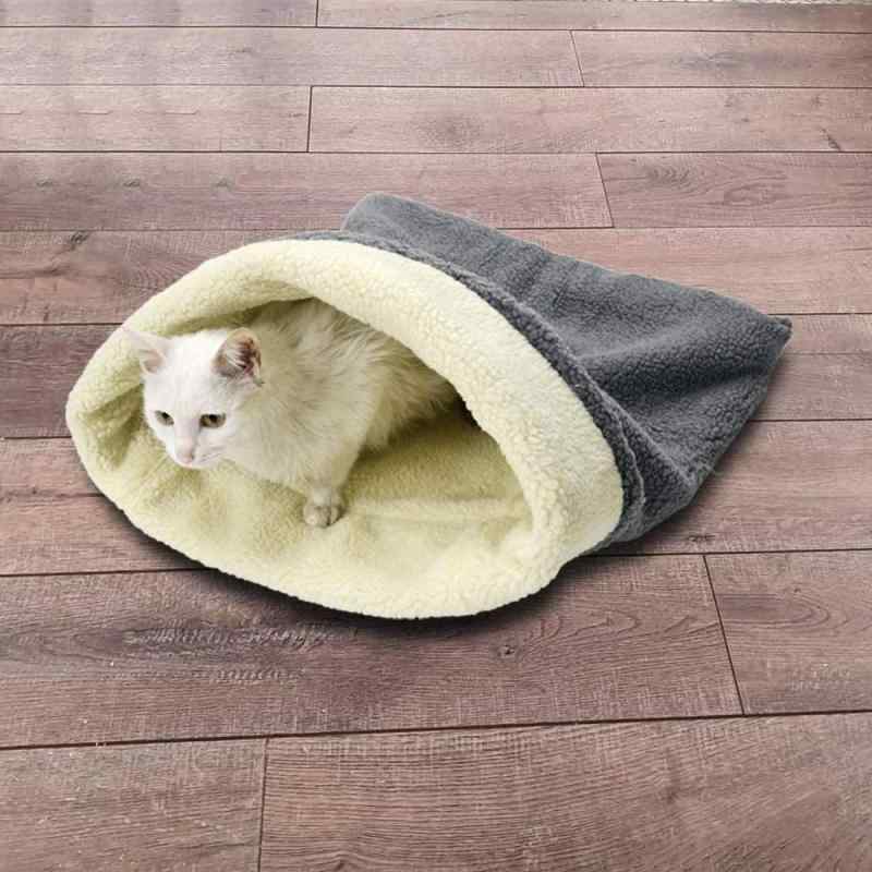 ペット 猫 犬 猫ハウス ドーム型 ペットベッド 寝袋 潜り込み 冬用 防寒 あったか もこもこ クッション ぐっすり眠れる 熟睡 安眠 かわいい トレンド 楽ちん 秋冬