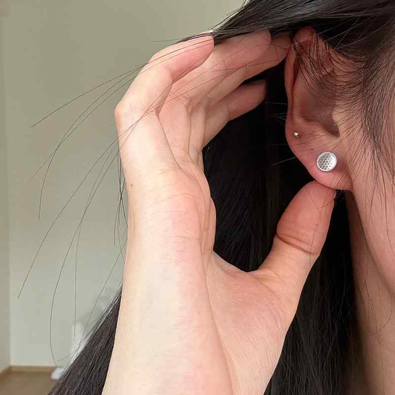 Other - ピアス レディース シルバー 丸型 スタッド シンプル ジルコニア 普段使い 軽量