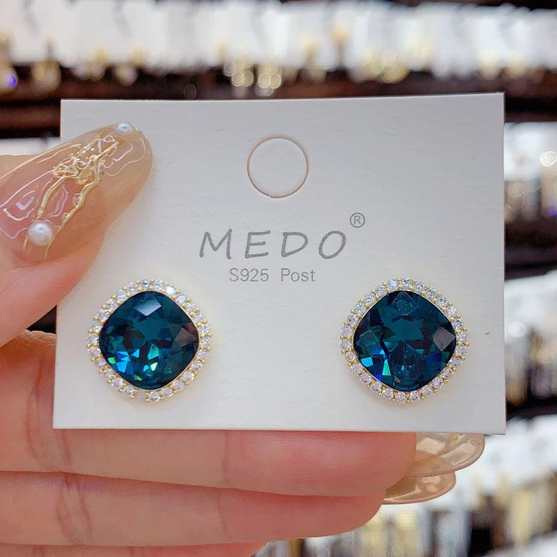 ・素材: 925銀針+銅真金メッキ・加工: 電鍍・形状: 幾何型・カラー: 精緻ブルー水晶(14K真金メッキ),グリーン水晶(14K真金メッキ)・流行要素: 花びら・スタイル: 優雅・スタイル分類: ファッション通勤・商品カテゴリ: 耳飾・...