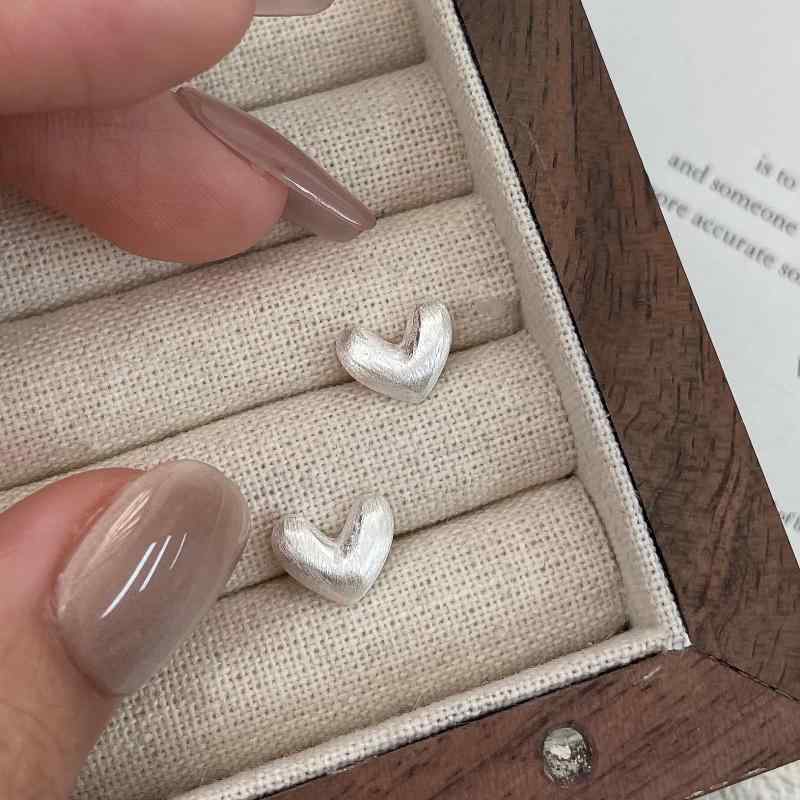Cubic Zirconia - レディース イヤリング ピアス 純銀 ハート ブラシ加工 シンプル 普段使い