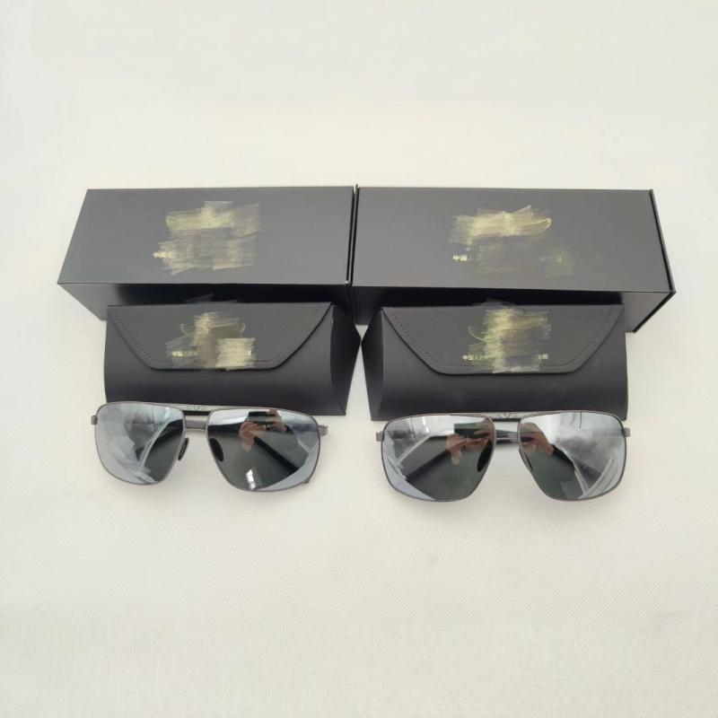 ・レンズカラー: グレー・フレームカラー: グレー・透過率分類: 3類/サングラス・フレーム構造: フルリム・UVカット: UV400・適用シーン: 日焼け防止、釣り、アウトドアスポーツ、サイクリング、ファッション、運転・レンズ素材: 樹脂...