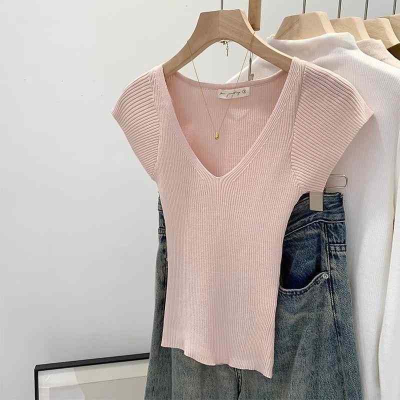 ・素材: ポリエステル混紡・袖型: プリンセス袖・襟型: ポロ襟・袖丈: ノースリーブ・カラー: ピンク、アプリコット、ブラック、グレー・サイズ: フリーサイズ・タイプ: セーター