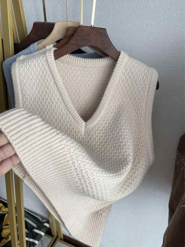 レディース ニットベスト ベスト Vネック 無地 セーター 柔らかい 暖かい 保温 インナー レイヤード 重ね着 上品 きれいめ 大人可愛い オフィス カジュアル 春 秋