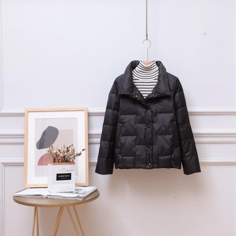 ・詰め物: 白ダックダウン・ダウン含有率: 96%以上・厚み: 超薄・表地: ポリエステル・シルエット: Aライン・襟型: スタンドカラー・袖丈: ロングスリーブ・色: ブラック,オフホワイト,レッド,カーキ,オレンジ・サイズ: S(45-...