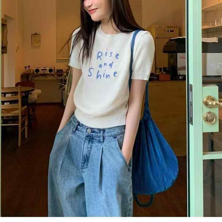 Rakuten - レディース 春夏 半袖 ニット Tシャツ トップス コントラストカラー アルファベット刺繍 ゆったり ルーズ 短め丈 ショート丈 カジュアル かわいい デザイン
