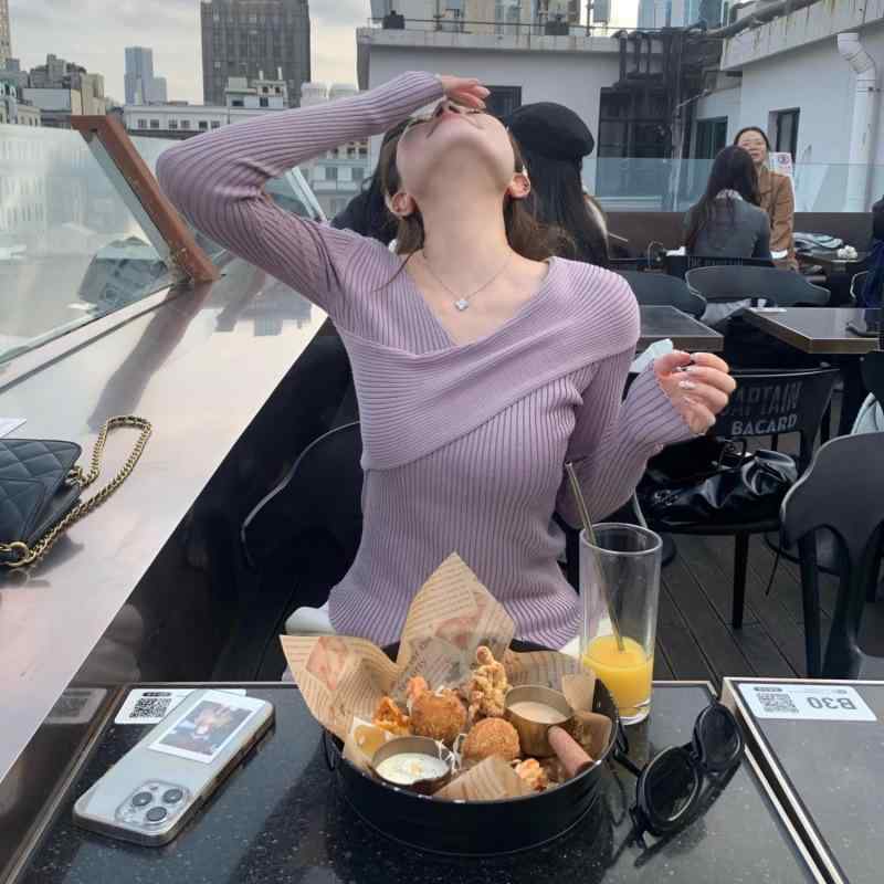 ニットセーター レディース 紫色 ブイネック 韓国風 春夏 修身 スタイリッシュ 気質 インナー レイヤード トップス 通勤 日常 オフィス ファッション カジュアル デート