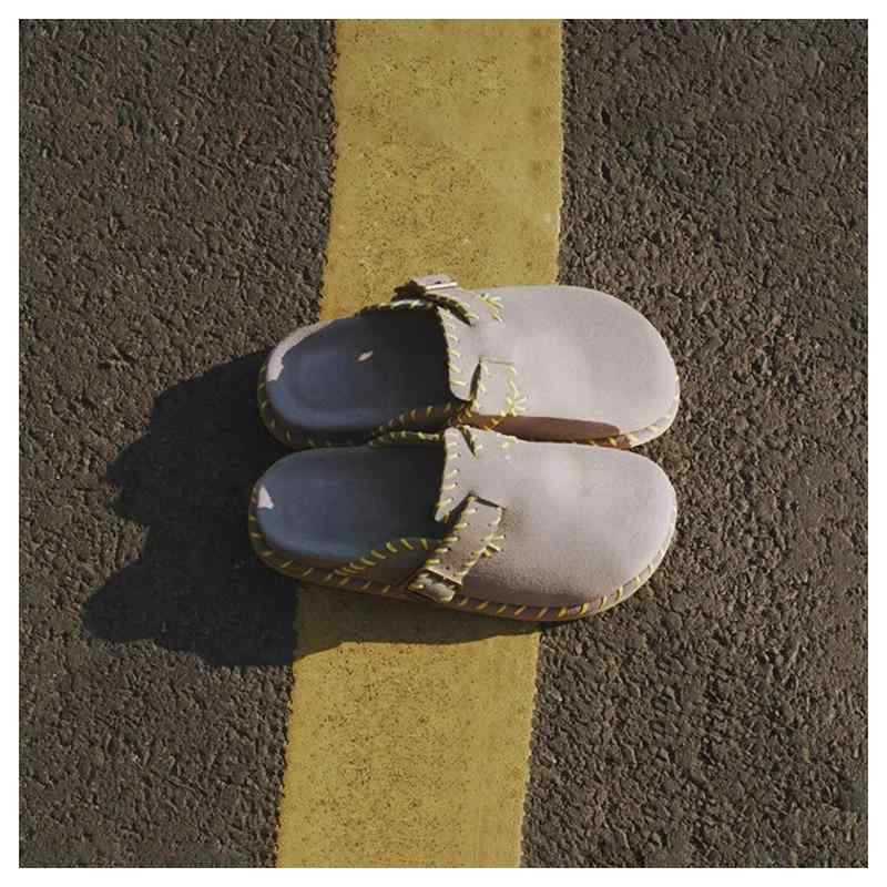 サンダル 男女兼用 外出用 フラット底 楽ちん イージーオン レトロ 春秋 つま先カバー 軽量 吸湿速乾 ユニセックス 日常使い 通勤 通学 アウトドア シンプル スタイリッシュ 快適 歩きやすい 調整可能 耐久性 コスパ ベーシック トレンド コーデ(4.0)