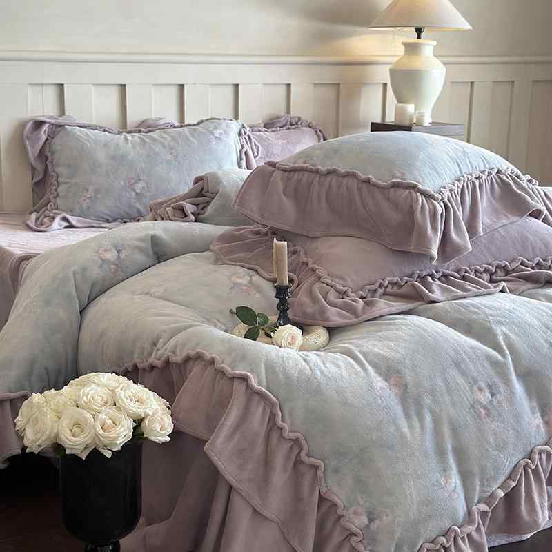 ・染色加工: 活性染め・織り加工: 刺繍、他・重量: 4500g-5000g・柄: 植物花卉、他・款式: ベッドシーツ型・花型: ライラック、クリーム、ブラック・サイズ: 1.5m四件セット(適用200×230cm被芯)、1.8m四件セット...