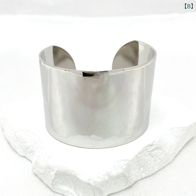 ブレスレット 男女兼用 日本風 高級感 ワイド シンプル 開口型 光沢加工 インフルエンサー クール ストリート ファッション アクセサリー 日常使い コーディネート自在