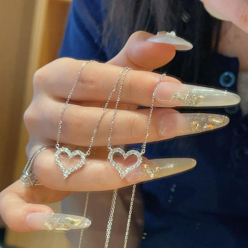 ・素材: 銀・加工: 電鍍・形状: ハート形・チェーンスタイル: O字チェーン・ペンダント素材: 925銀・長さ: 41cm-50cm・色: 銀色・純度: 925銀・重量: 1.57g・対象: 女性用