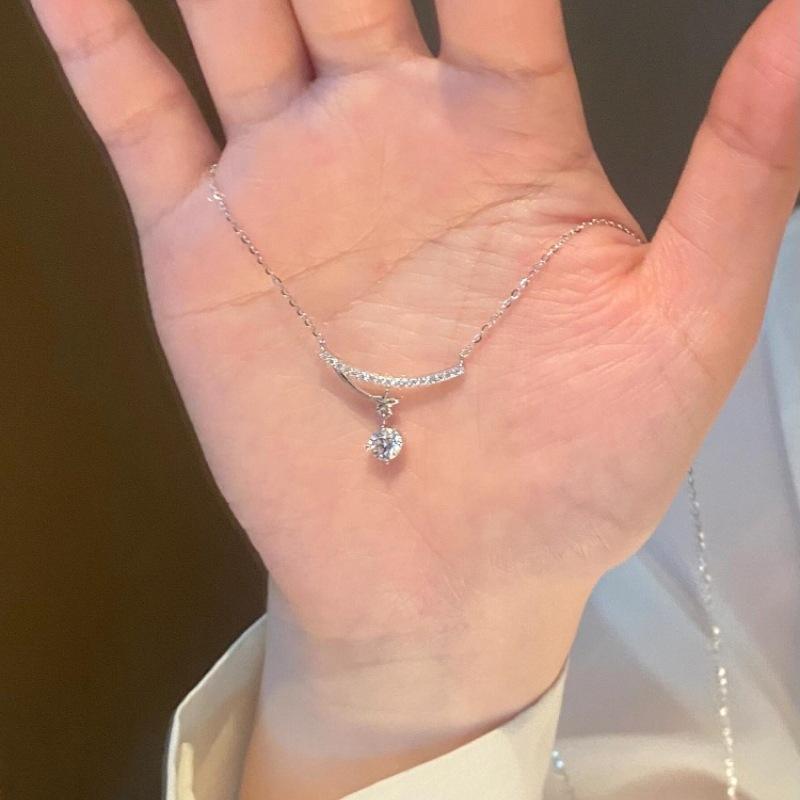 ネックレス レディース 純銀 モサン石 ペンダント 願い星 超輝き 水滴型 鎖骨チェーン 高級感 気質 軽奢