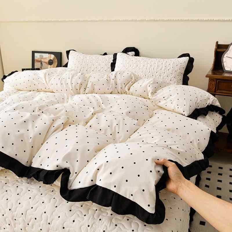 ベッドカバー ファミリー レースデザイン 水洗綿 滑り止め加工 綿入り厚手 シーツセット 四件套 寝具 ..