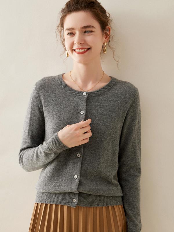 ・柄: 無地・タイプ: 開襟・シルエット: ルーズ・着丈: ミディアム(50cm超65cm以内)・襟型: クルーネック・袖丈: ロング・厚み: 薄手・ディテール: ボタン・加工: 熱定型・カラー: 青、紫、ダークグレー、ワインレッド、キャメル、ブラック・サイズ: S、M、L、XL、XXL・スタイル: 通勤・袖型: ストレート・素材: カシミア 95%以上・前立て: シングルブレスト・性別: 女性・対象: 成人