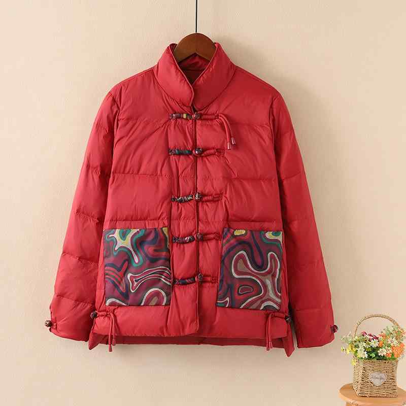 ・詰め物: 白ダックダウン・ダウン含有量: 51%～55%・厚み: 中厚・表地: ポリエステル・主素材成分: スパンデックス・主素材含有率: 30%以下・シルエット: ストレート・着丈: 普通 (50cm超65cm以下)・カラー: ブラック,グリーン,パープル,ローズ,レッド・サイズ: M,L,XL,2XL・ダウン純度: 81%～85%・対象年齢: 成人・対象性別: 女性・ダウン量: 50g以下