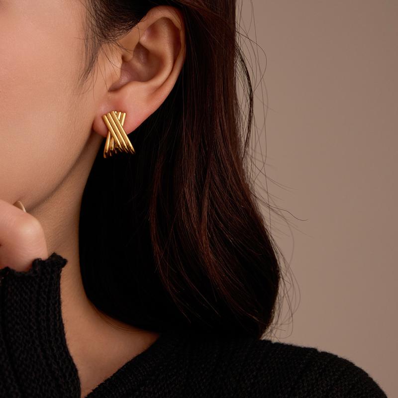 Rakuten - レディース イヤリング 高級感 ステンレス X字 シンプル ライン チタン合金 耳飾り ピアス 欧米風 小衆 ファッション アクセサリー アレルギーフリー 日常使い ミニマル デザイン モダン スタイリッシュ シルバー アクセント トレンド アイテム 洗