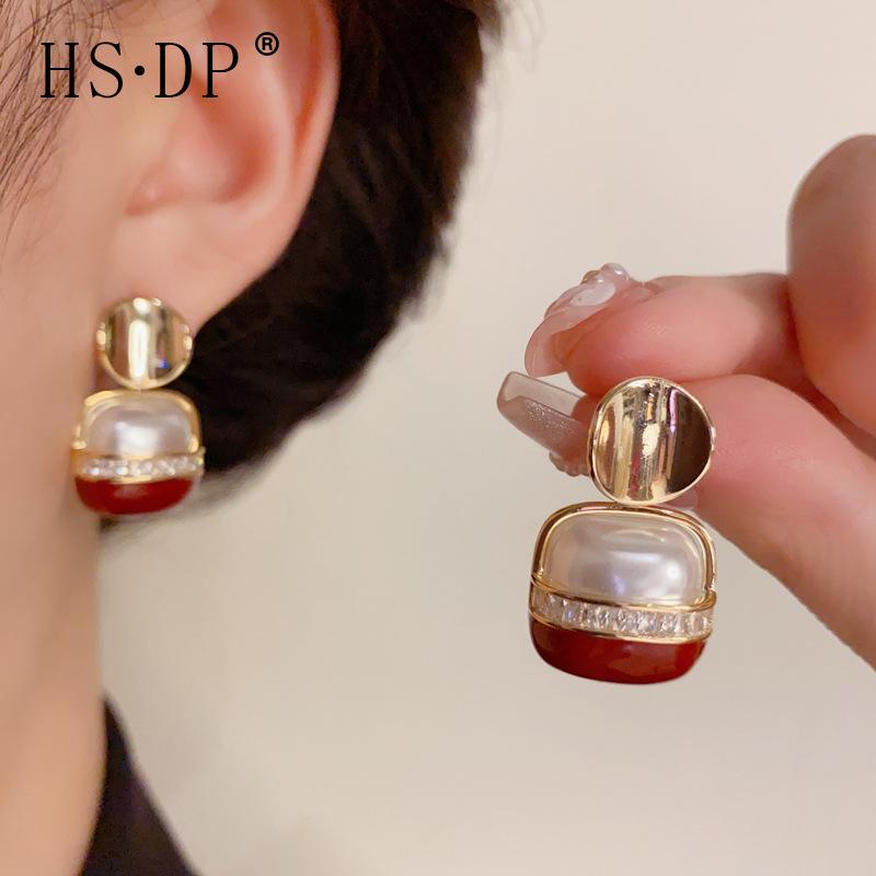 SWAROVSKI - ドロップイヤリング レディース シルバー 方形 デザイン 気質 ファッション 個性 高級感 百搭 軽量 日常使い アクセサリー 耳飾り スタイリッシュ シンプル モダン 洗練 コーディネート 汎用 華やか 輝き 加工 細工 ジュエリー 女性向け トレンド