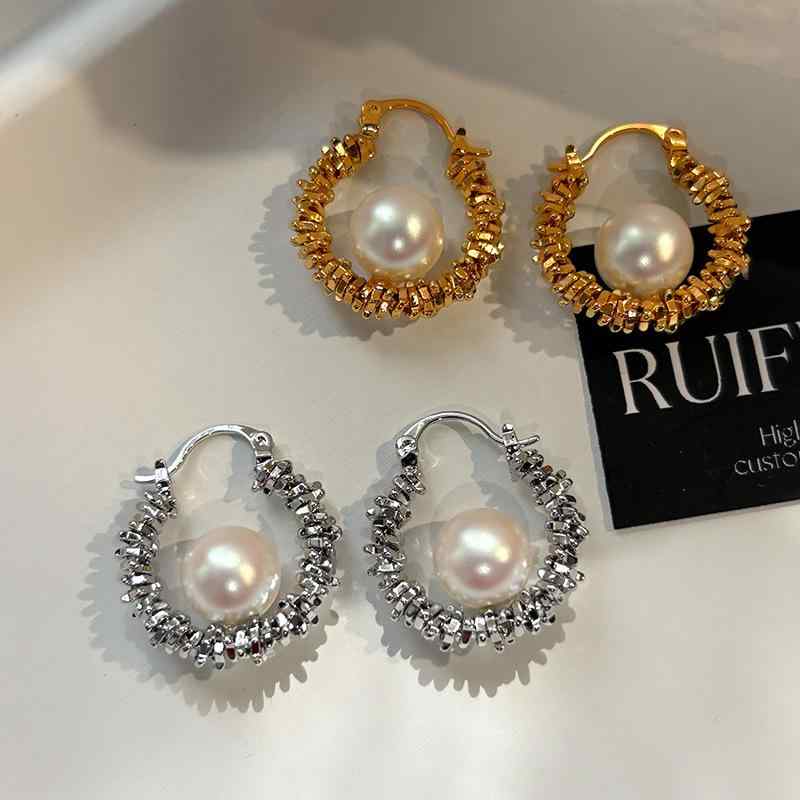 イヤリング レディース 金属 パール 銀粒子 粉光 珍珠 独特 高級感 耳飾り 女性用 軽奢 デザイン 輝き 装飾品