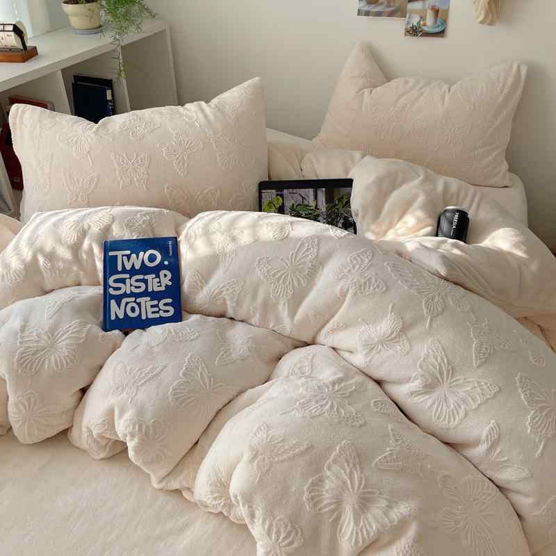 ベビー 秋冬 暖か寝具 4点セット 重厚 立体刺繍 蝶柄 再生繊維 柔らかい 肌触り 保暖 掛け布団カバー ..