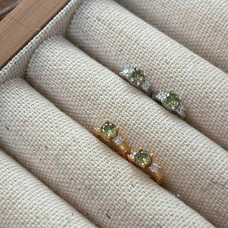 レディース イヤーカフ 925シルバー オリーブグリーン ジルコニア ミニサイズ 繊細デザイン 高級感 か..